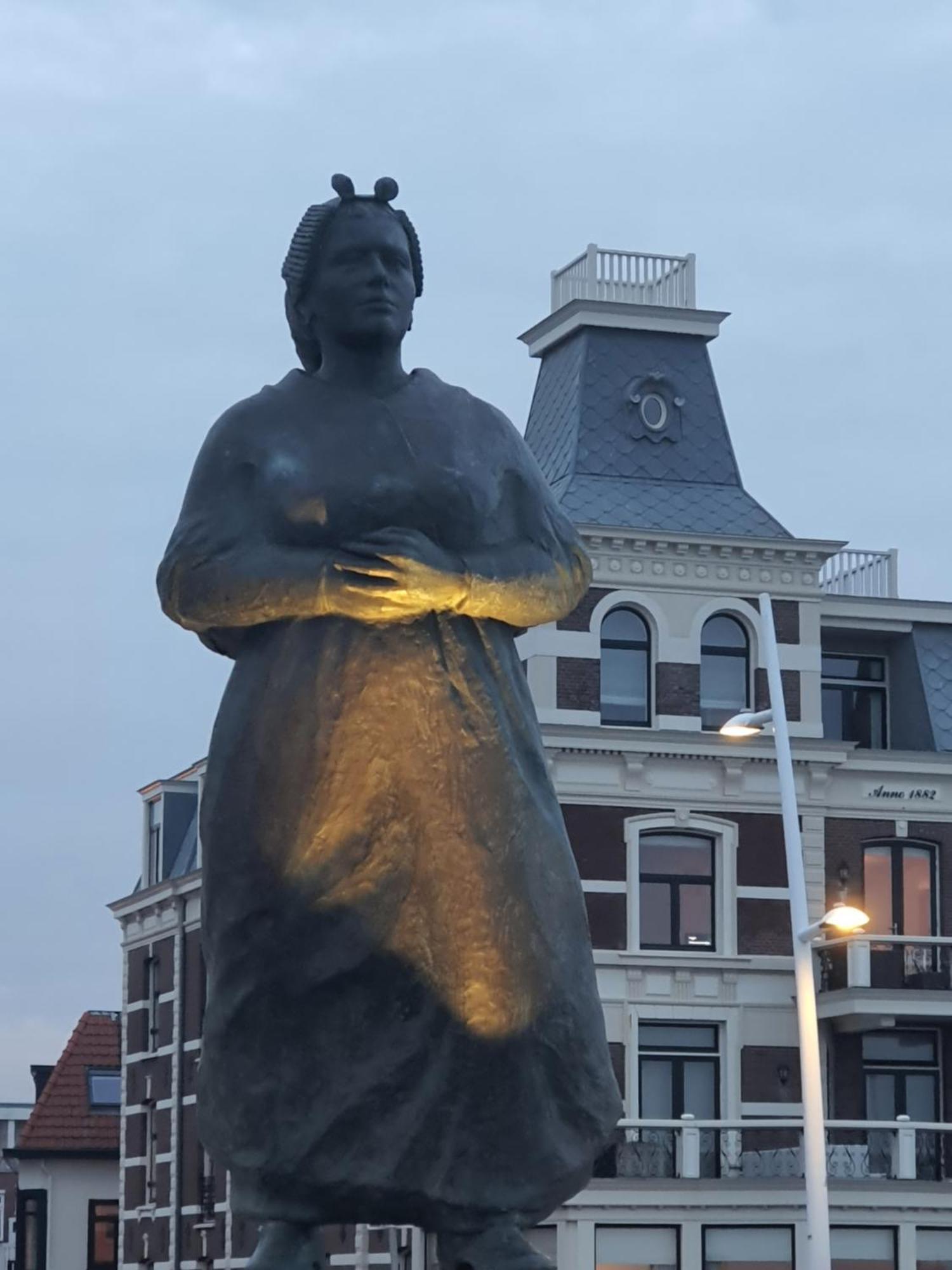 Bluebeach Scheveningen La Haya Exterior foto